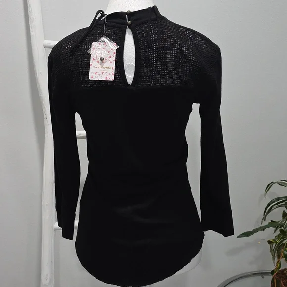 Women's Black Lace Yoke Long Sleeve Embroided Top - Picture 4 of 12